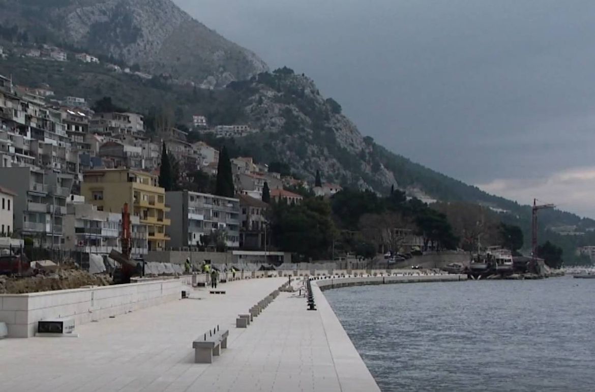 Privodi se kraju gradnja nove luke i šetnice u Omišu