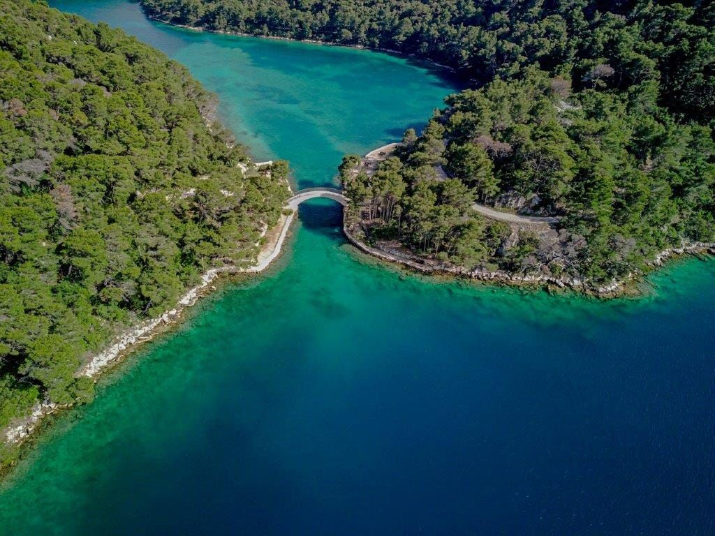 MISTIČNA OAZA Pet zanimljivosti o našem najzelenijem otoku