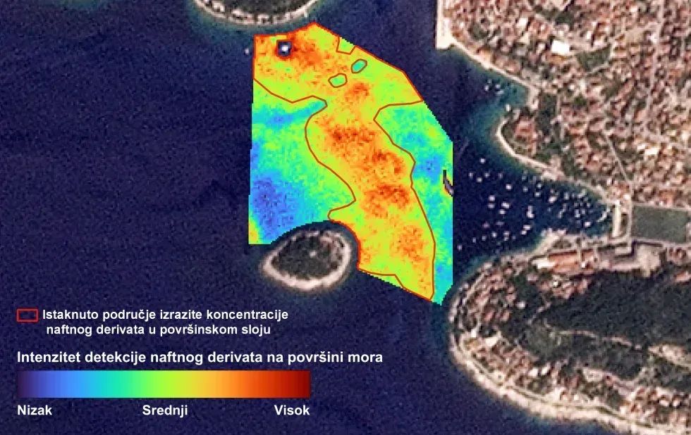 Specijalizirana tvrtka satelitskom AI tehnologijom prati mrlju kod Hvara: "Hrvatska još uvijek nema adekvatan monitoring za iznenadna onečišćenja mora!"