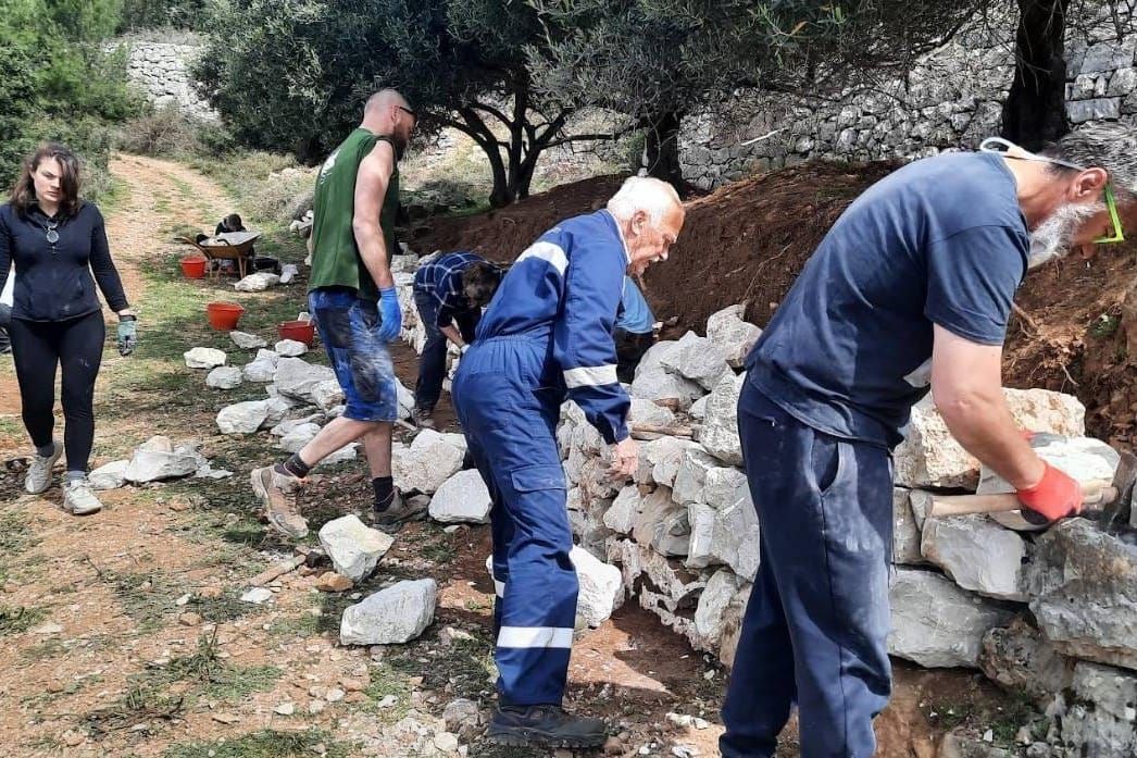 Radionica suhozidne gradnje "Učimo suhozide" na Mljetu