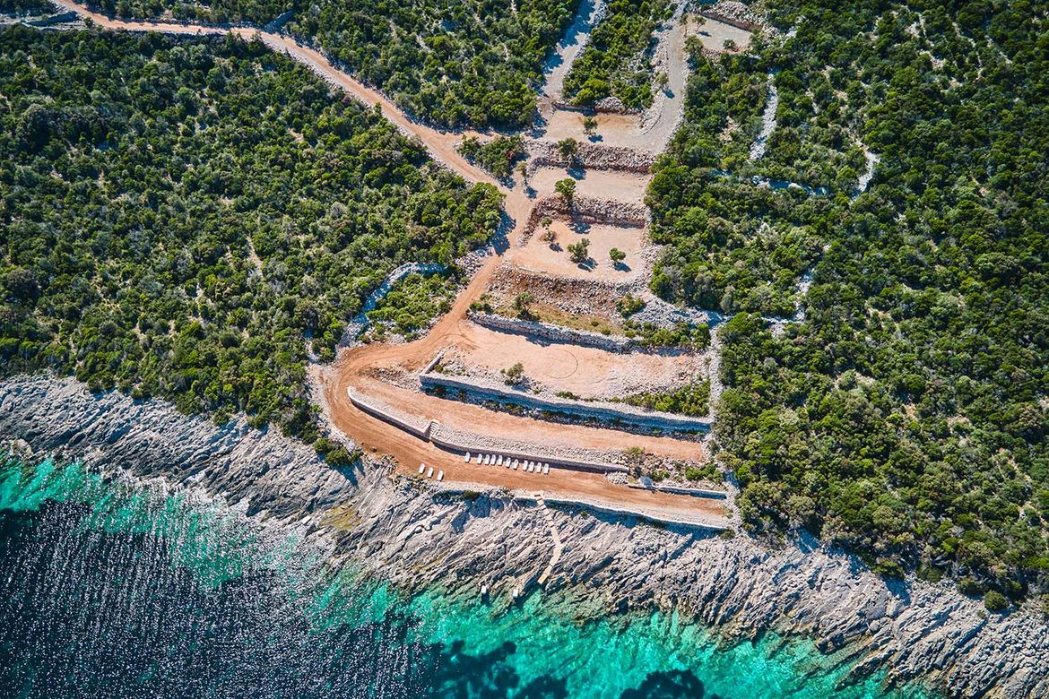 Betonizacija, devastacija i uzurpacija pomorskog dobra na Lošinju?!
