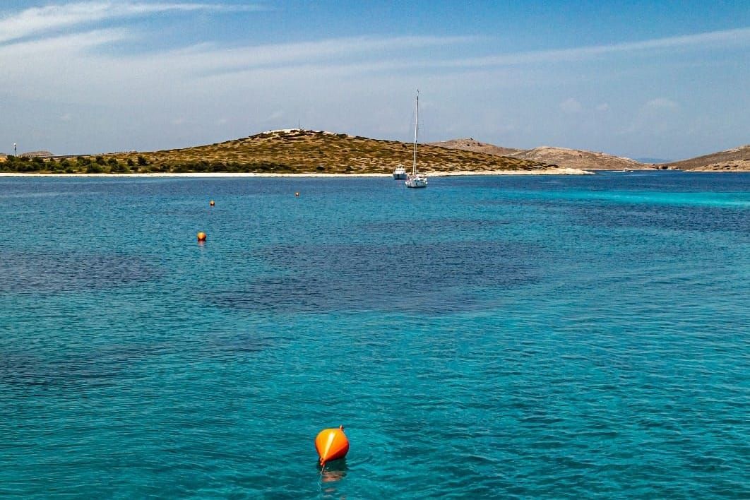 U NP Kornati postavljene bove koje bi trebale livade posidonije zaštititi od sidrenja