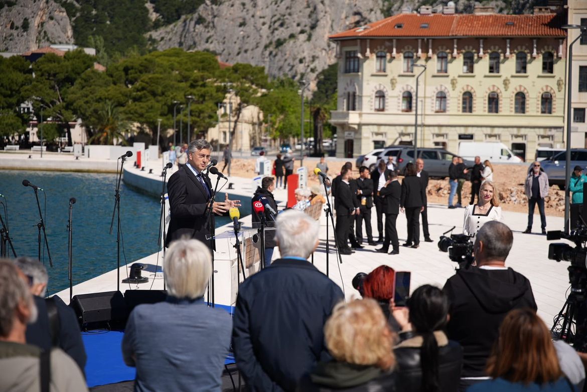 Plenković otvorio novu luku u Omišu: "Sada je prioritet riješiti cestovni pravac Omiš-Trogir"