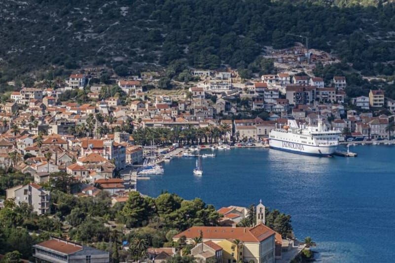 Besplatne usluge potpore i podrške za starije osobe i odrasle osobe s invaliditetom na Visu - otvorene prijave!