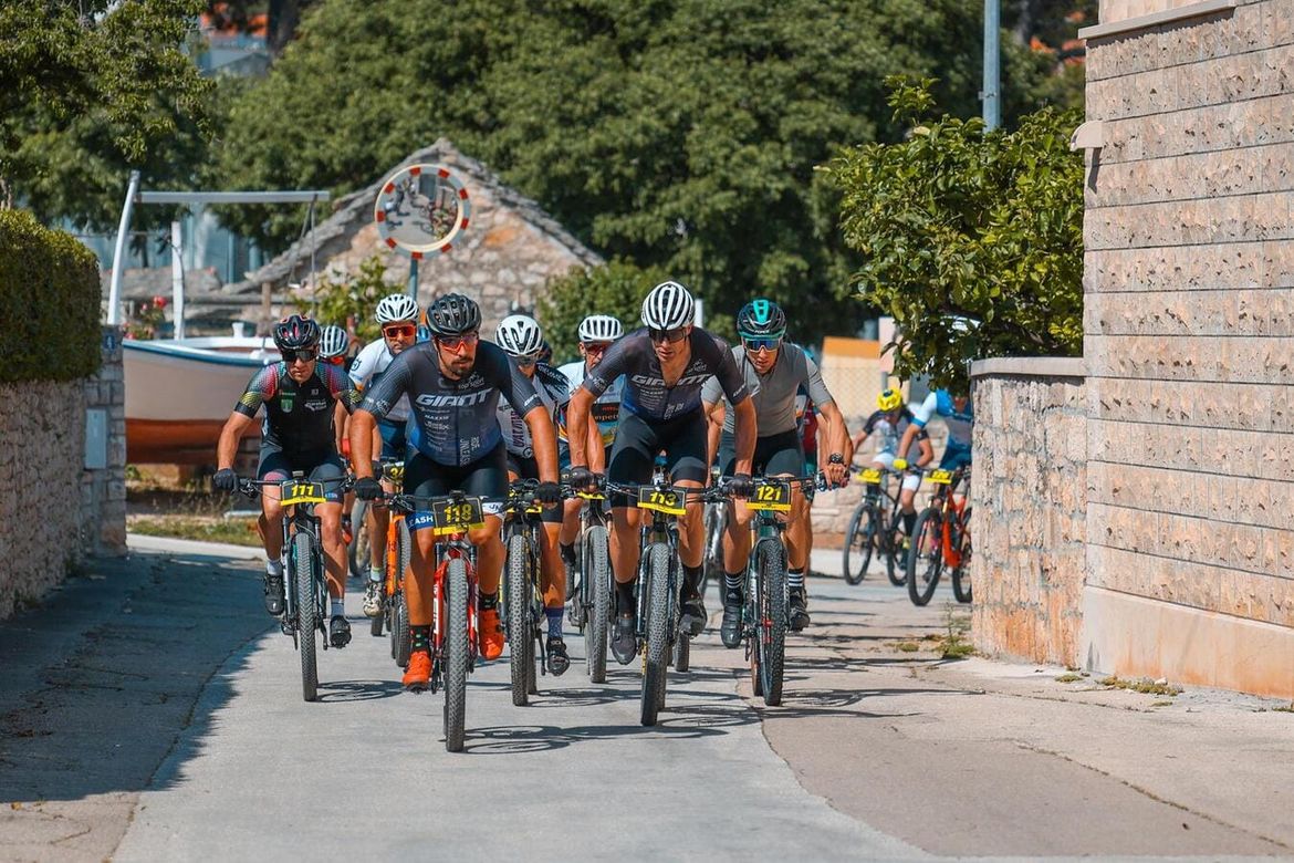 UVATI VITAR Utrka života po divljim stazama Brača