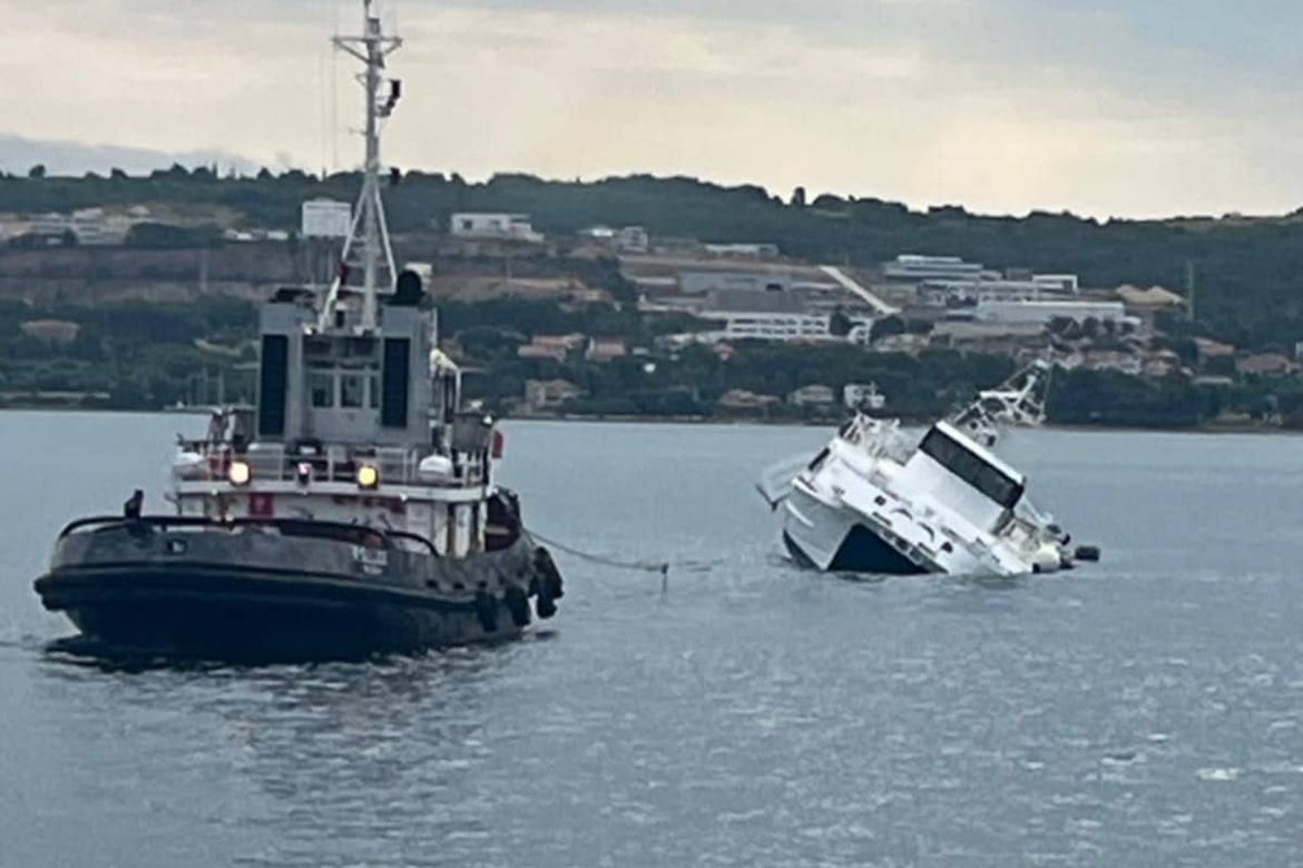 JE LI ZA SVE KRIV BALVAN? Traje akcija spašavanja "Melite" od potonuća