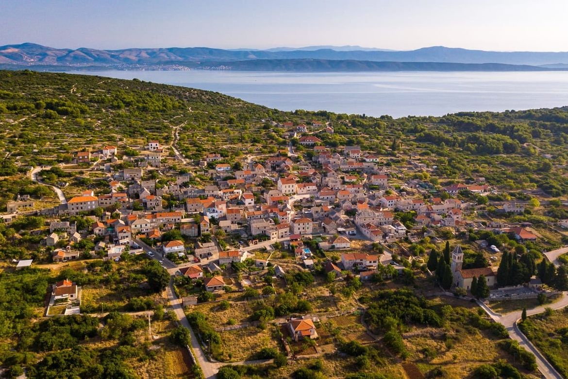 BeeWell Šolta Fest u Grohotama na Šolti