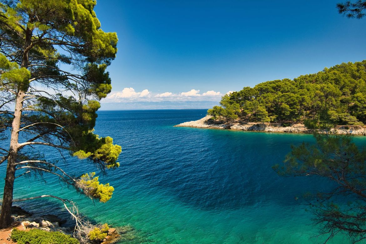Sunčana srijeda - Kroz jutro bura, poslijepodne maestral, na jugu Jadrana lebić