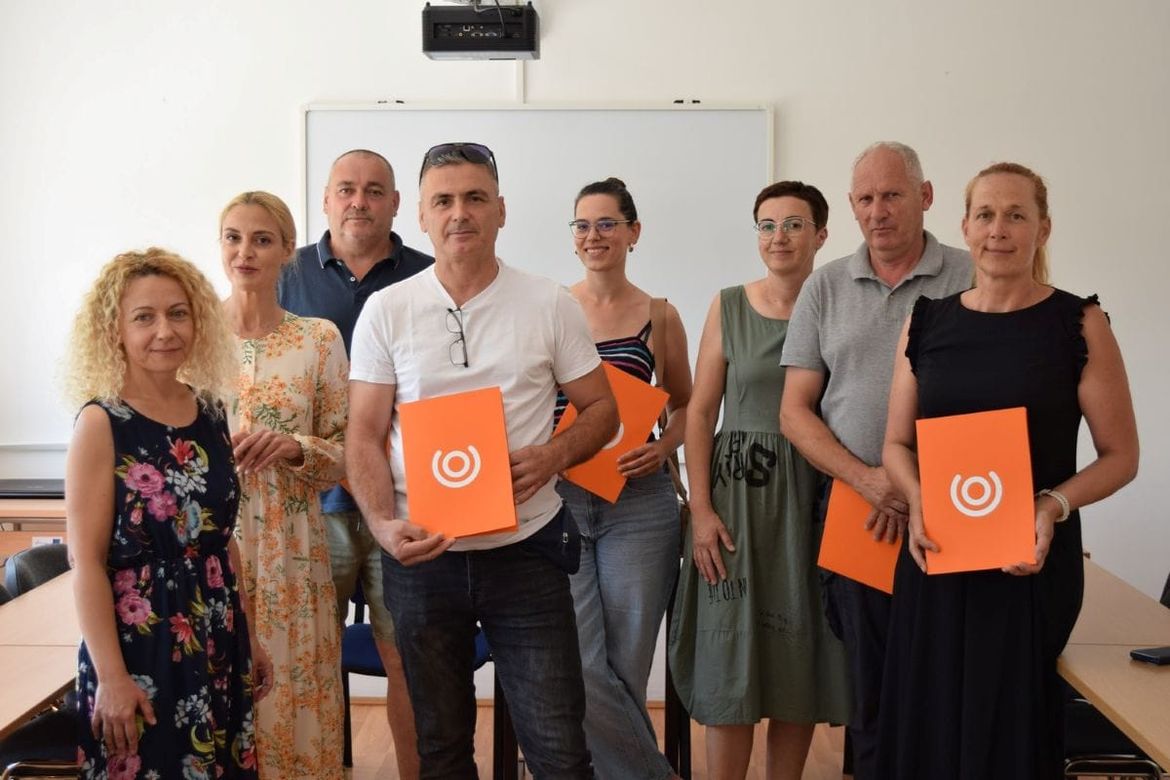 Veliko zanimanje za Program ekološkog pčelarenja u NP Krka