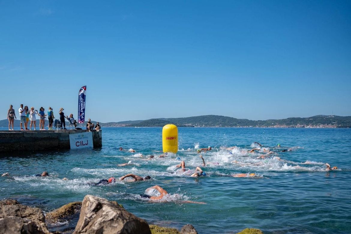 Dvije žene prvi put slavile u Zadarskoj open water ligi