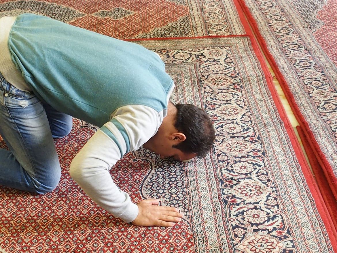 MOLITVA NA GRIPAMA Splitski muslimani pripremaju se za najveći islamski blagdan