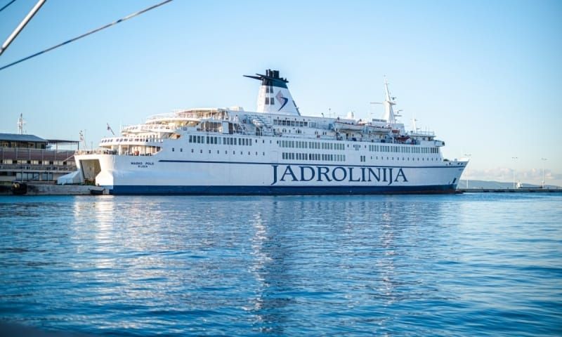 MUKE PO MARKU POLU Jadrolinijin trajekt isplovio s remonta, krenuo prema Hvaru i odmah se pokvario