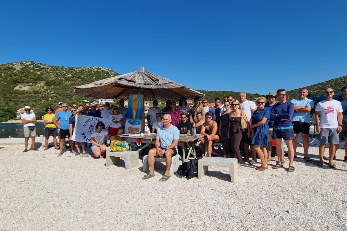 MARINSKI ZALJEV U akciji potrage za plemenitom periskom sudjelovalo preko 50 zaljubljenika u more
