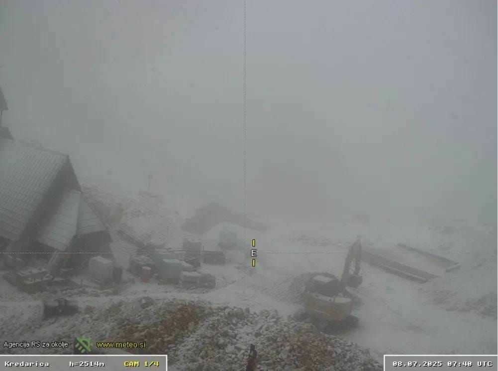 Dok se Dalmacija bori s posljedicama nevremena u Sloveniji je - pao snijeg!