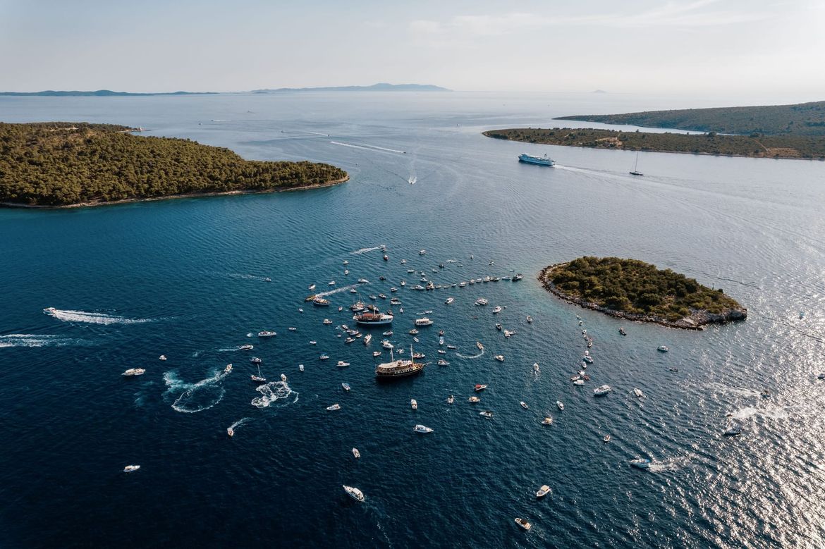 NIŠTA OD VIJESTI O MRDUJI Završilo potezanje Mrduje, a iz Turističkih zajednica otišli doma bez riječi prema medijima
