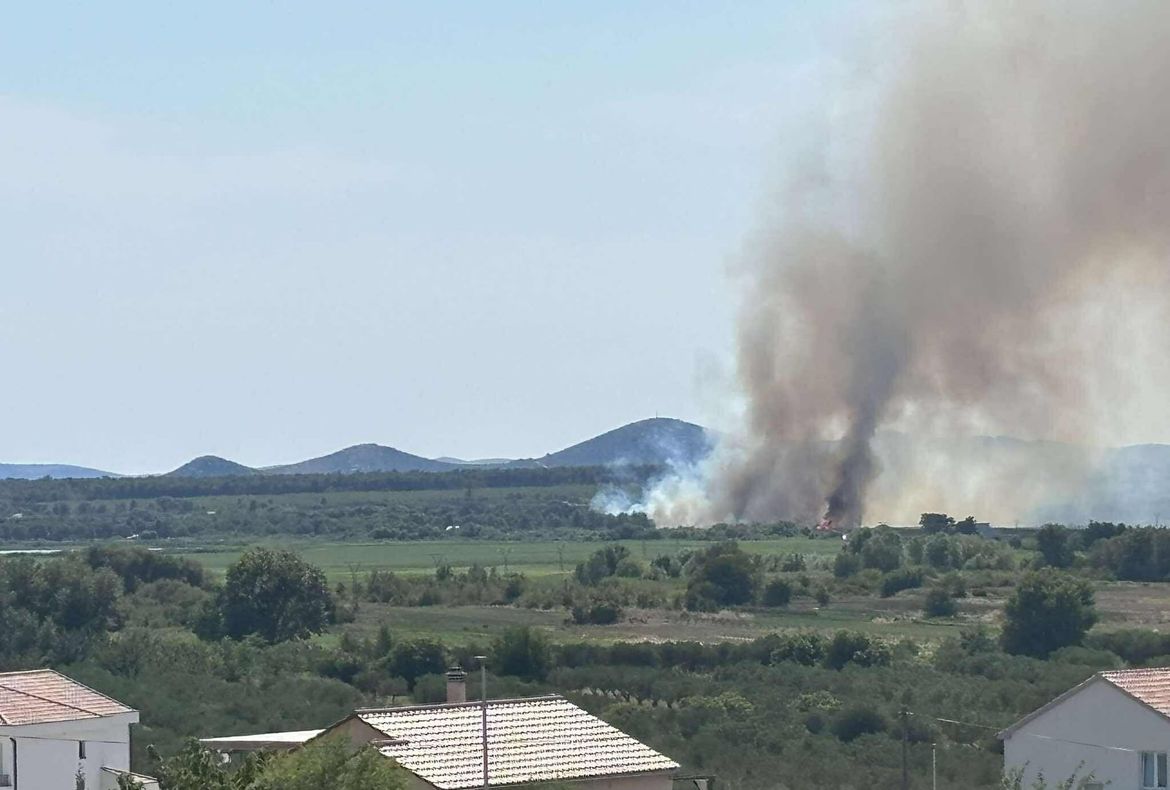 GORI KOD PAKOŠTANA Novi požar kod Vranskog jezera: "Planulo je odjednom, što se ovo događa?"
