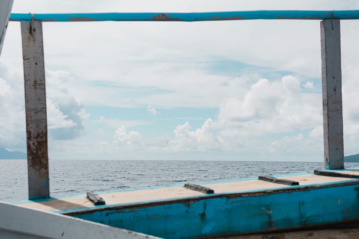 POMORSKA NESREĆA Prevrnuo se brod pun turista: "Presudila mu je oluja, ima 27 žrtava!"