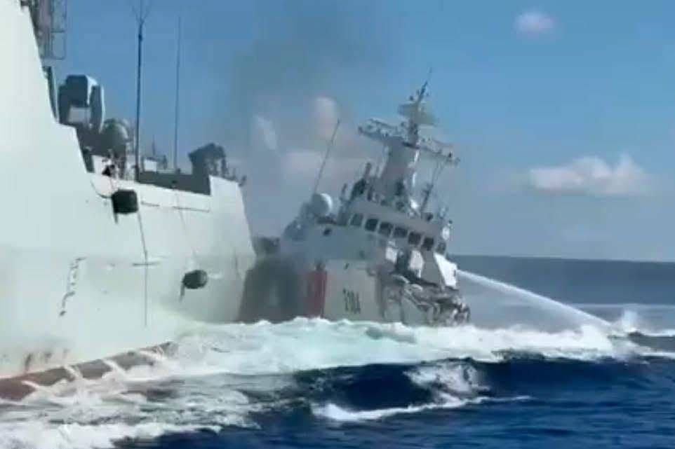 Dva kineska broda sudarila se tijekom potjere za filipinskim brodom