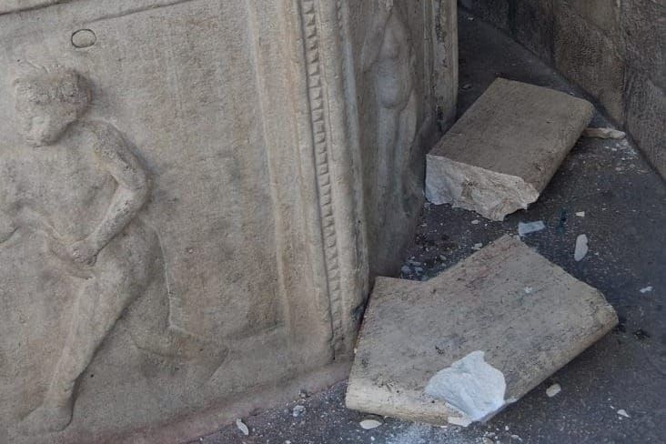 VANDALIZAM Oštećena Mala Onofrijeva fontana u srcu Dubrovnika