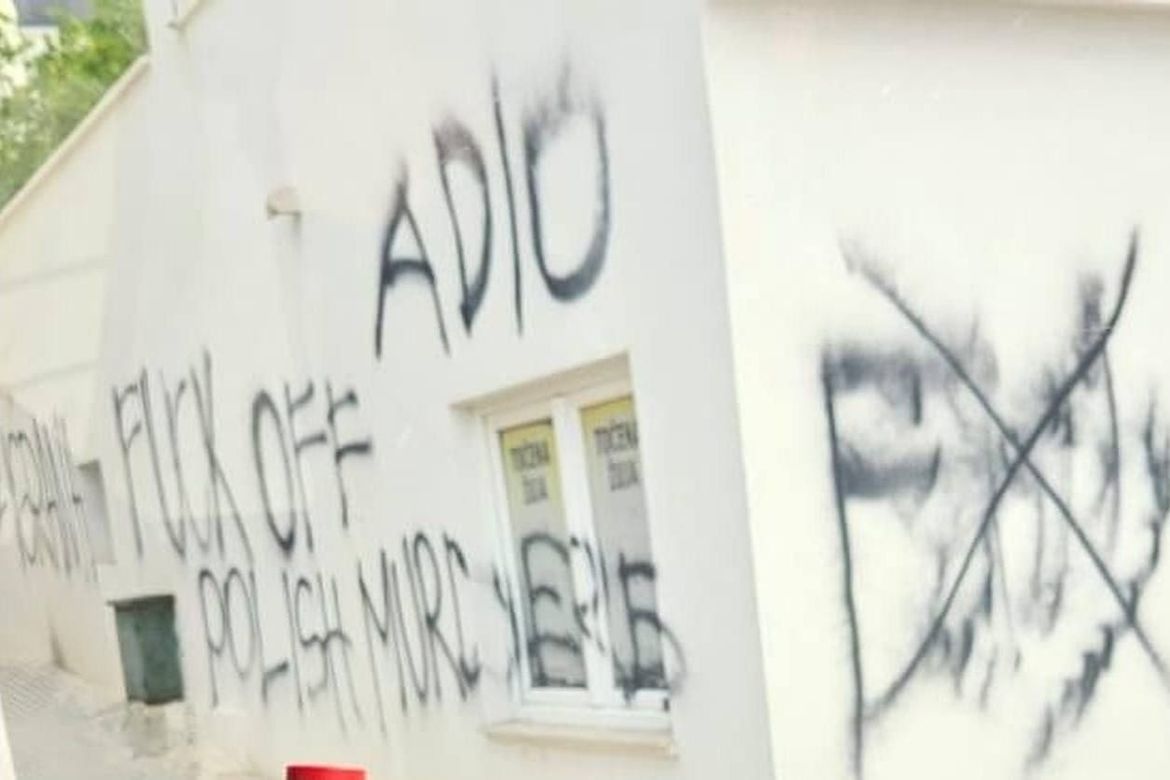 NAKON TRAGEDIJE Išarali kuću pijanih Poljaka: "F...ck off!"