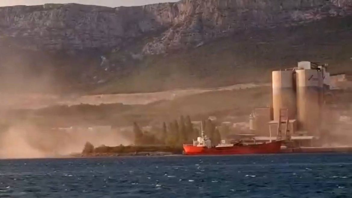 VIDEO Glasnogovornik Brodosplita: "Opasnije od azbestnih ploča su čestice koje raznosi vjetar s druge strane Kaštelanskog zaljeva!"