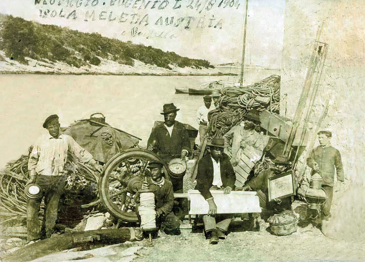 Davne 1904. ovaj  je brod završio na dnu u blizini Pomene na Mljetu: "Mještani su spašavali mornare!"