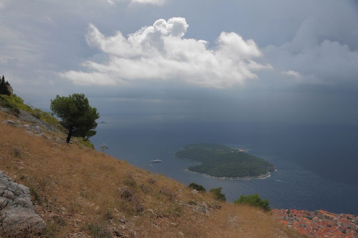 U petak na sjeveru dosta vedrine, a na jugu česta kiša, lokalno i obilnija