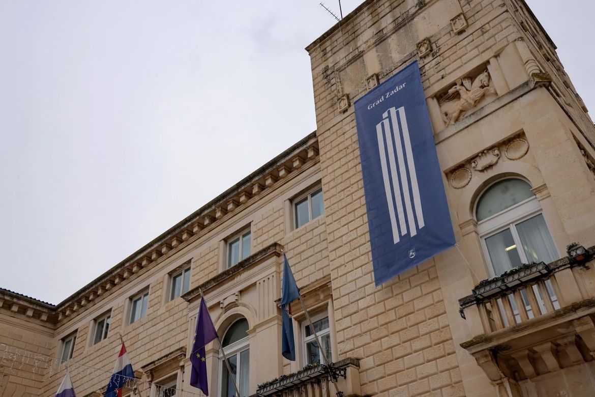 SNAŽNE REAKCIJE JAVNOSTI Zadarski gradonačelnik: "Nećemo mijenjati grb, to su dezinformacije"