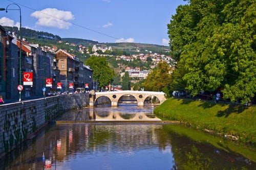 Međunarodni vlak na relaciji Ploče – Metković – Čapljina – Mostar – Sarajevo