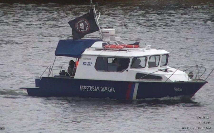 Što se događa? Na estonskoj granici zavijorila se zastava Wagnera na brodu ruske granične straže