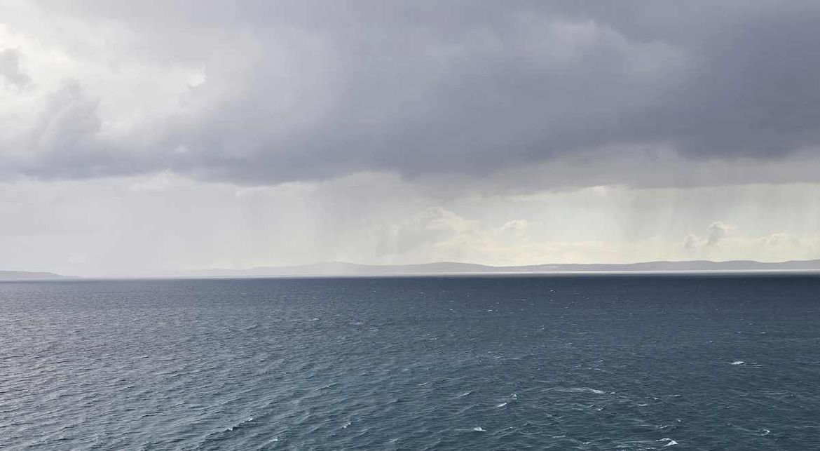 Jugo, ponegdje s kišom