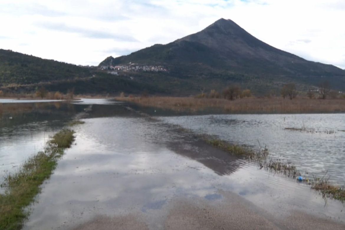 SVAKE GODINE ISTO Poplavljena vrgorska polja - Izgradnja odvodnog tunela prema Pločama planirana za dvije godine