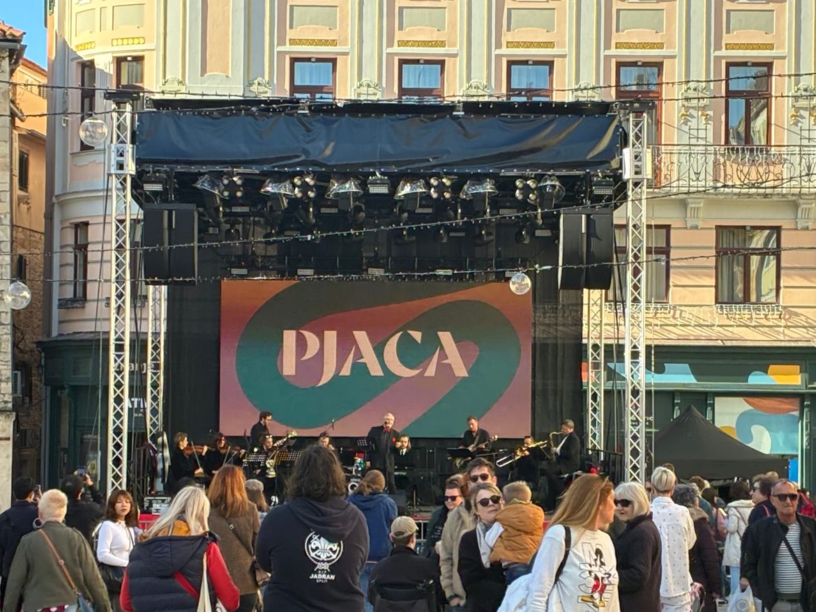 Juci na Pjaci: "Božićni koncert i sjajan ugođaj"