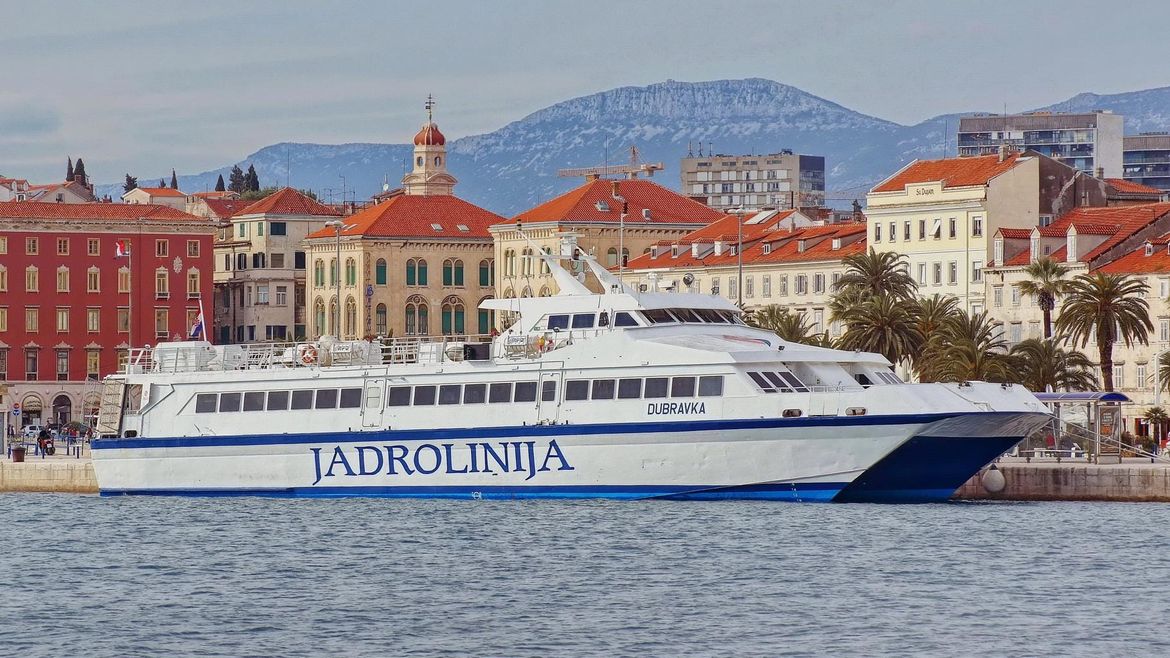Jedan za "samo" 60, a drugi za 600 tisuća eura - Jadrolinija prodaje ova dva katamarana!