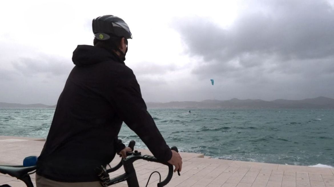 Nijemac se uputio biciklom do Kine - Prošao kroz Zadar jer mu je tu toplije