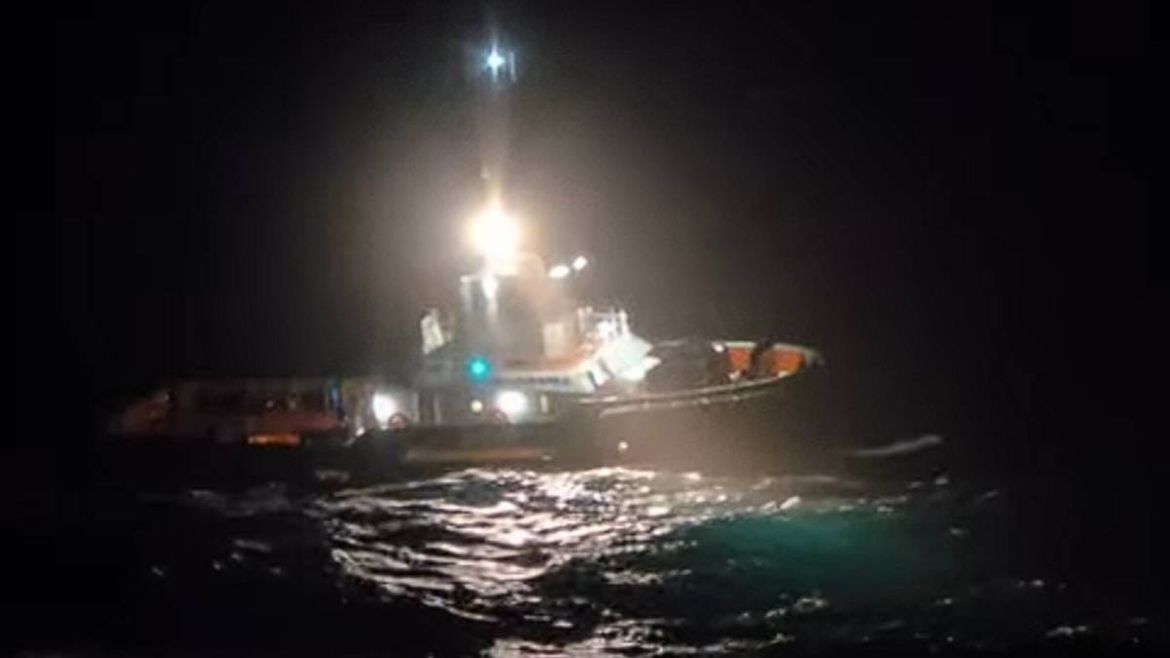 Noćna drama na olujnom moru s crnogorskim trajektom koji je ostao bez pogona - Već je imao problema s požarom!