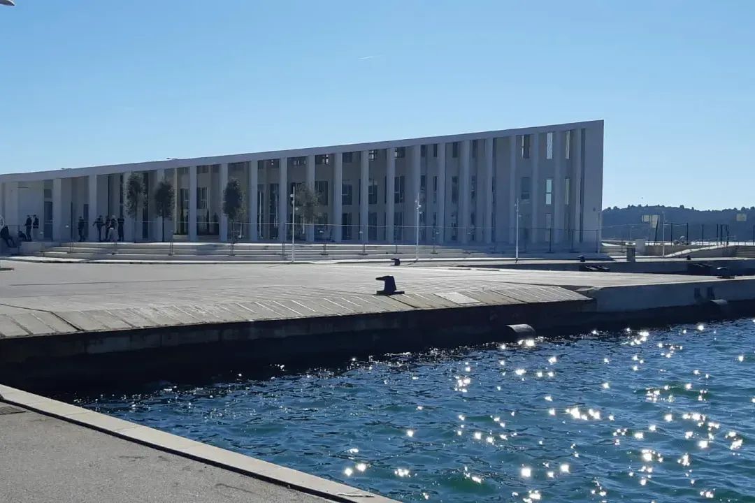 GAT VRULJE Radovi na putničkom terminalu  i dalje traju -  Ravnatelj LU Šibenik: "Svaki dan razmišljam treba li raskinuti ugovor s izvođačem"
