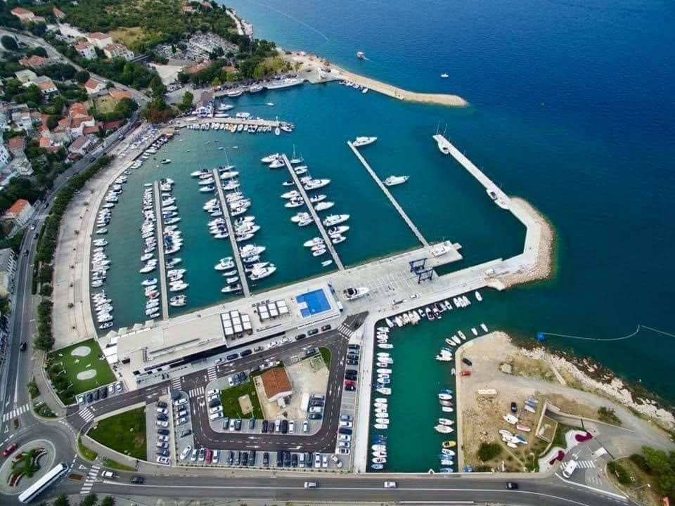 Čišćenje podmorja i obale u Novom Vinodolskom