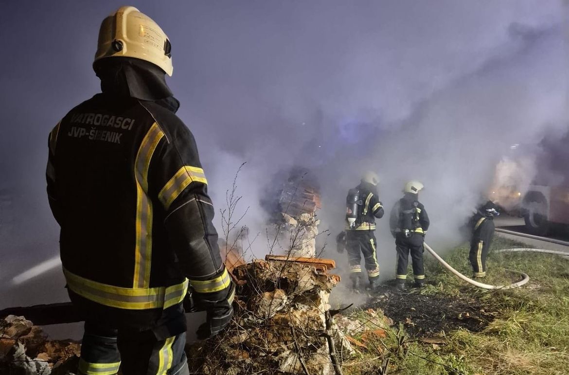 Spaljivanjem biljnog otpada na šibenskom području izazvali više požara!