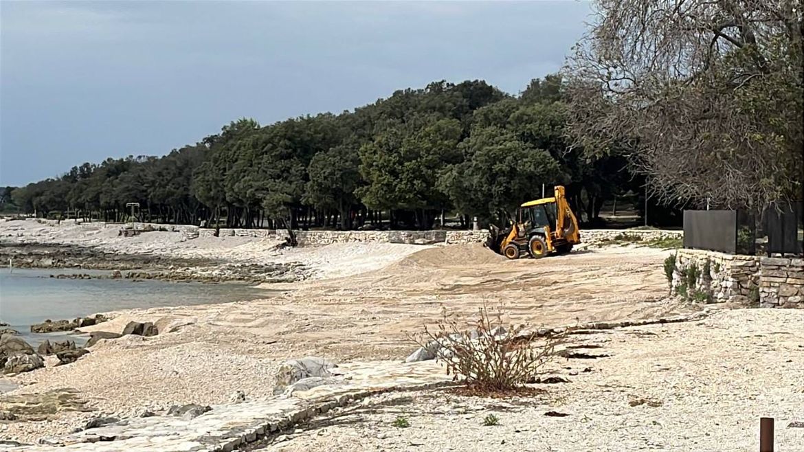 EKOCID Zeleni Rovinj: "Strava u autokampu, melju škrape, zatpavaju živi svijet,  doslovno gase život u moru!"