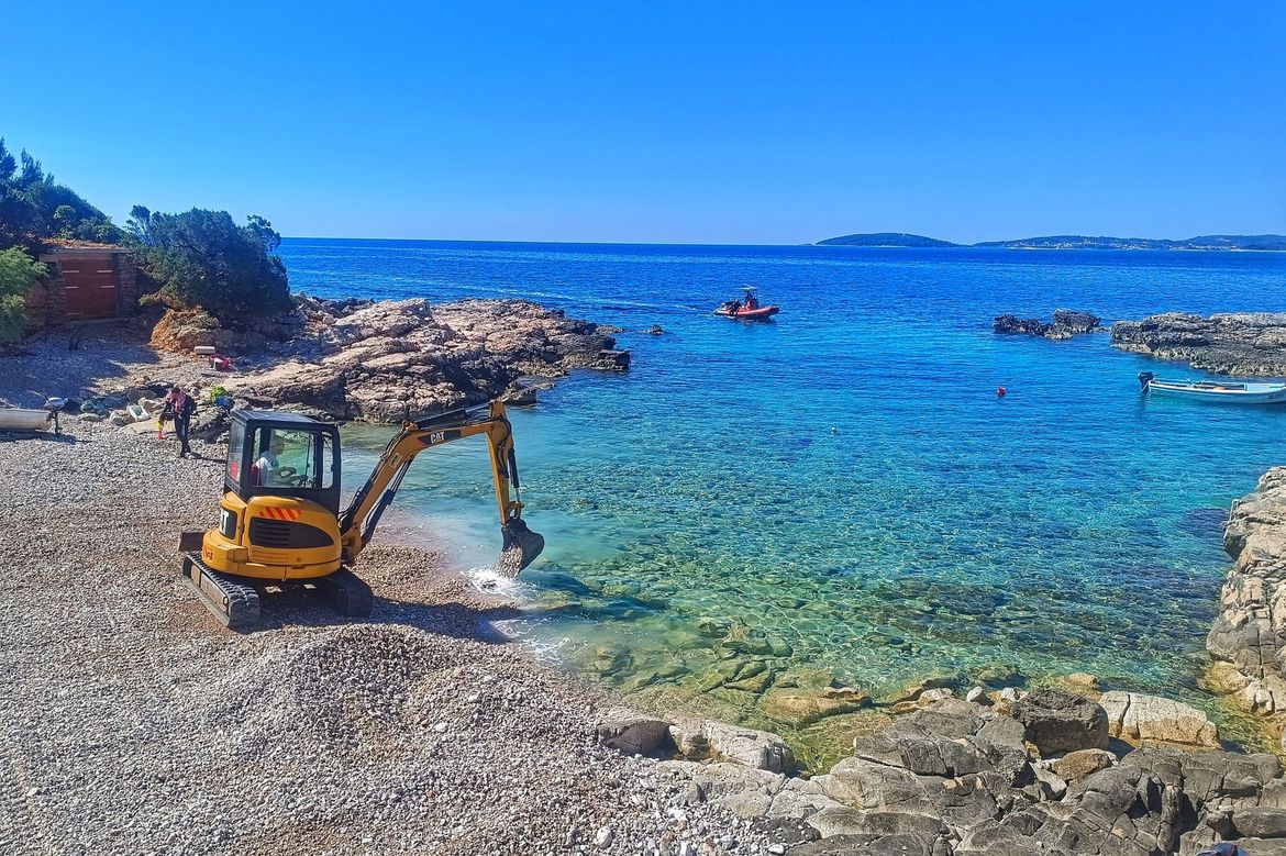Recite seljačinama od svojih načelnika da je ovo sa slike veće zlo od četnika devedesetih i prijavljujte ih DORH-u!