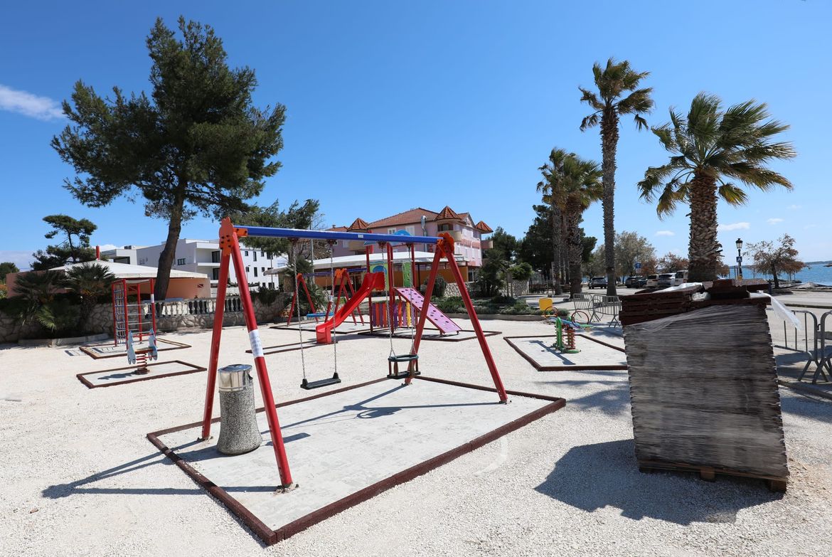 Potpuna obnova školskog i košarkaškog igrališta na Viru