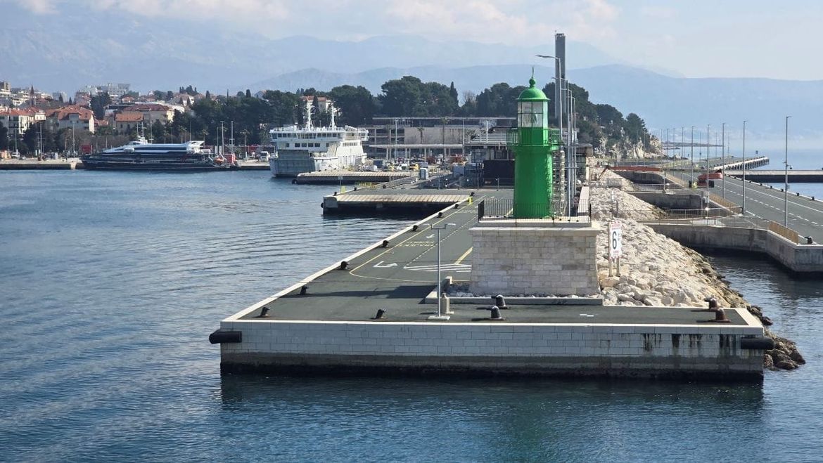 Butković uručio ugovore vrijedne 16 milijuna eura: Kreće novi val investicija u lučku infrastrukturu!