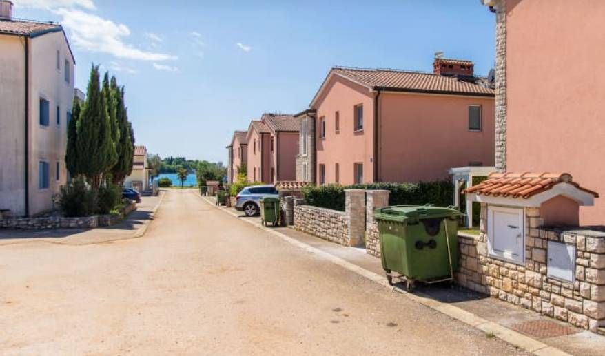 UMAG Dogovorio prodaju zemljišta s osobama ograničenih sposobnosti pa krenuo zidati viletine uz more?!