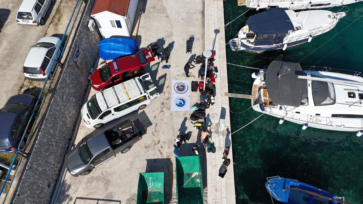 Čisti se šoltansko podmorje: "Za sada izvučeno 2.5 kubika smeća"