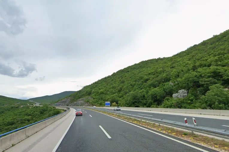 Netko je na A1, između čvorova Split i Bisko vozio u suprotnom smjeru: "Dionica je u radovima,  budite oprezni i poštujte regulaciju!"