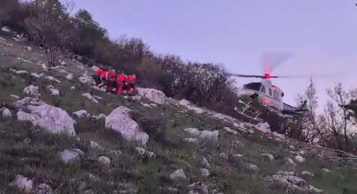 VIDEO Britanac pao s paraglajderom, u pomoć mu poletio policijski helikopter i HGSS – pogledajte tijek akcije!