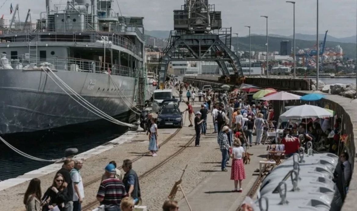 Art Molo Longo ponovno na riječkom lukobranu