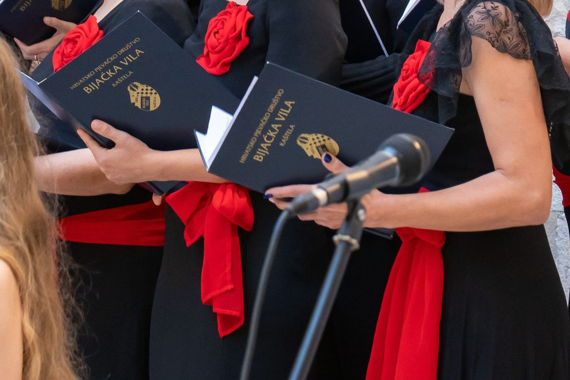 Regionalna smotra zborova i malih vokalnih sastava u Kaštelima