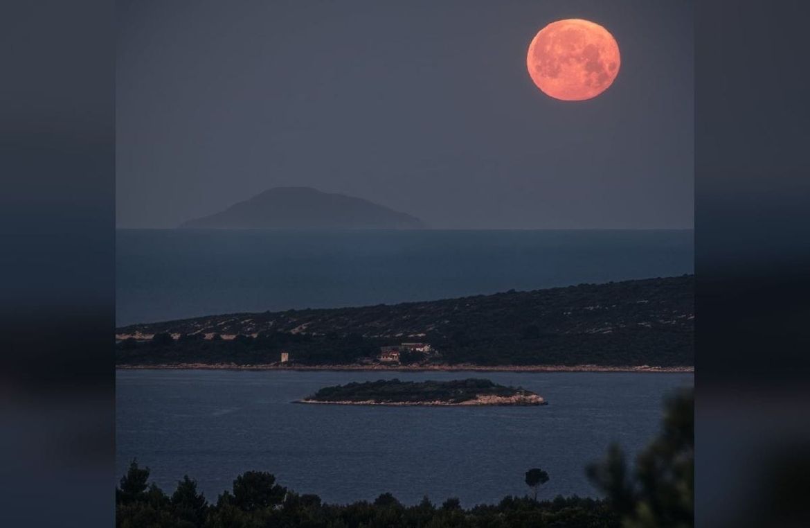 Dvogodišnji trud se isplatio: Fotografija četiri otoka pod "Plavim Mjesecom" od koje zastaje dah